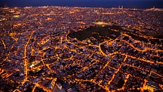 Nocna panorama Barcelony