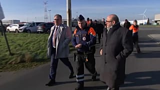 Le ministre belge de l'Intérieur, Bernard Quintin, assiste aux inspections quotidiennes de la police maritime d'Anvers, mardi 18 février 2025.