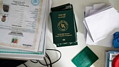 Migránsok papírja egy panamai hivatalban