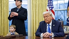 Musk és Trump a Fehér Ház elnöki dolgozószobájában 2025. február 11-én.