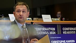 Christophe Hansen, nomeado para o cargo de Comissário para a Agricultura e Alimentação, faz o seu discurso de abertura durante a sua audição de confirmação na segunda-feira, 4 de novembro de 2024.