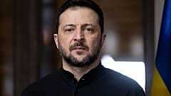 Der ukrainische Präsident Volodymyr Zelenskyy trifft zu Gesprächen mit dem deutschen Bundeskanzler Olaf Scholz auf der Münchner Sicherheitskonferenz ein, 15. Februar 2025