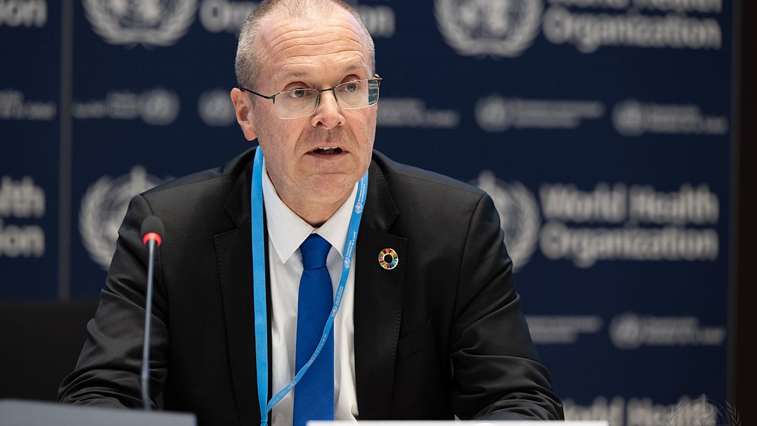 O diretor da OMS Europa, Hans Kluge, compareceu na quarta-feira no Parlamento Europeu. 
