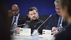 Le président ukrainien Volodymyr Zelensky participe au sommet "Support Ukraine" à Kyiv, Ukraine, le 24 février 2025.