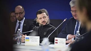 Le président ukrainien Volodymyr Zelensky participe au sommet "Support Ukraine" à Kyiv, Ukraine, le 24 février 2025.