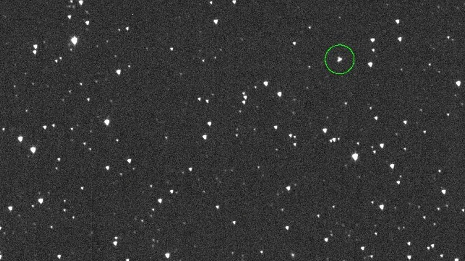 2024 YR4 asteroidi halka içinde gösteriliyor