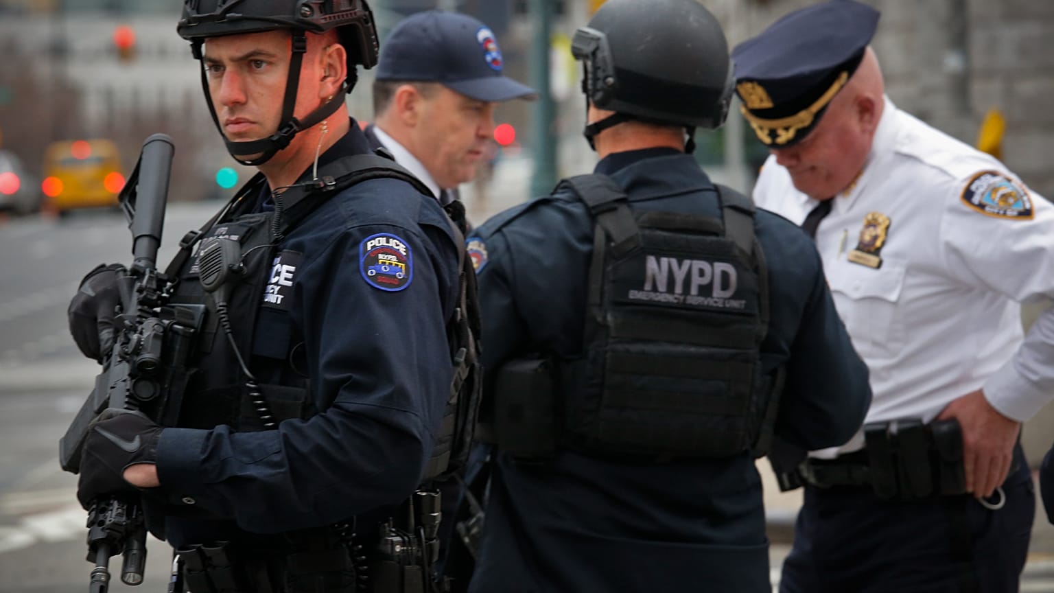 2017'de bir New York Polisi acil durum birimi. Eski polis memurları ve askeri gazileri istihdam eden Protector App, New York ve Los Angeles'ta hizmet veriyor. 