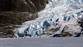 Alaska, Juneau'daki Mendenhall Buzulu, 9 Şubat 2025'te resmedilmiştir.