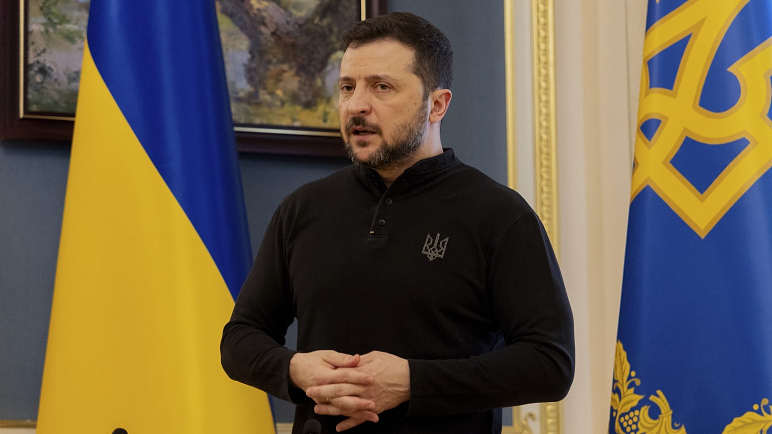 Prezydent Ukrainy Wołodymyr Zełenski wygłasza przemówienie na konferencji prasowej w Kijowie, 19 lutego 2025 r.