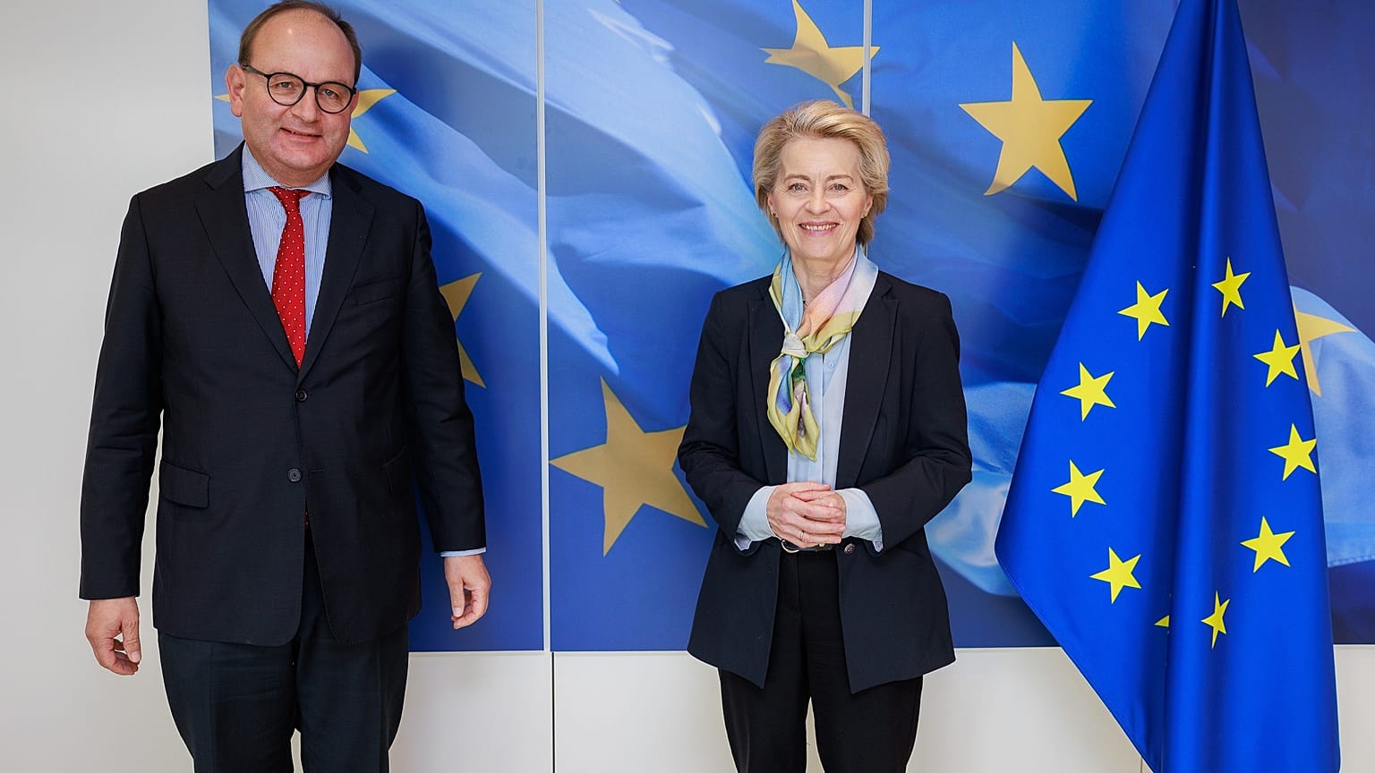Professor Ottmar Edenhofer, chair of the European Scientific Advisory Board on Climate Change, with Commission president Ursula von der Leyen