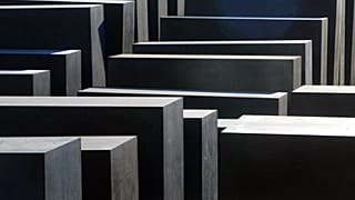 Blick auf das Mahnmal fuer die ermordeten Juden Europas, Berlin
