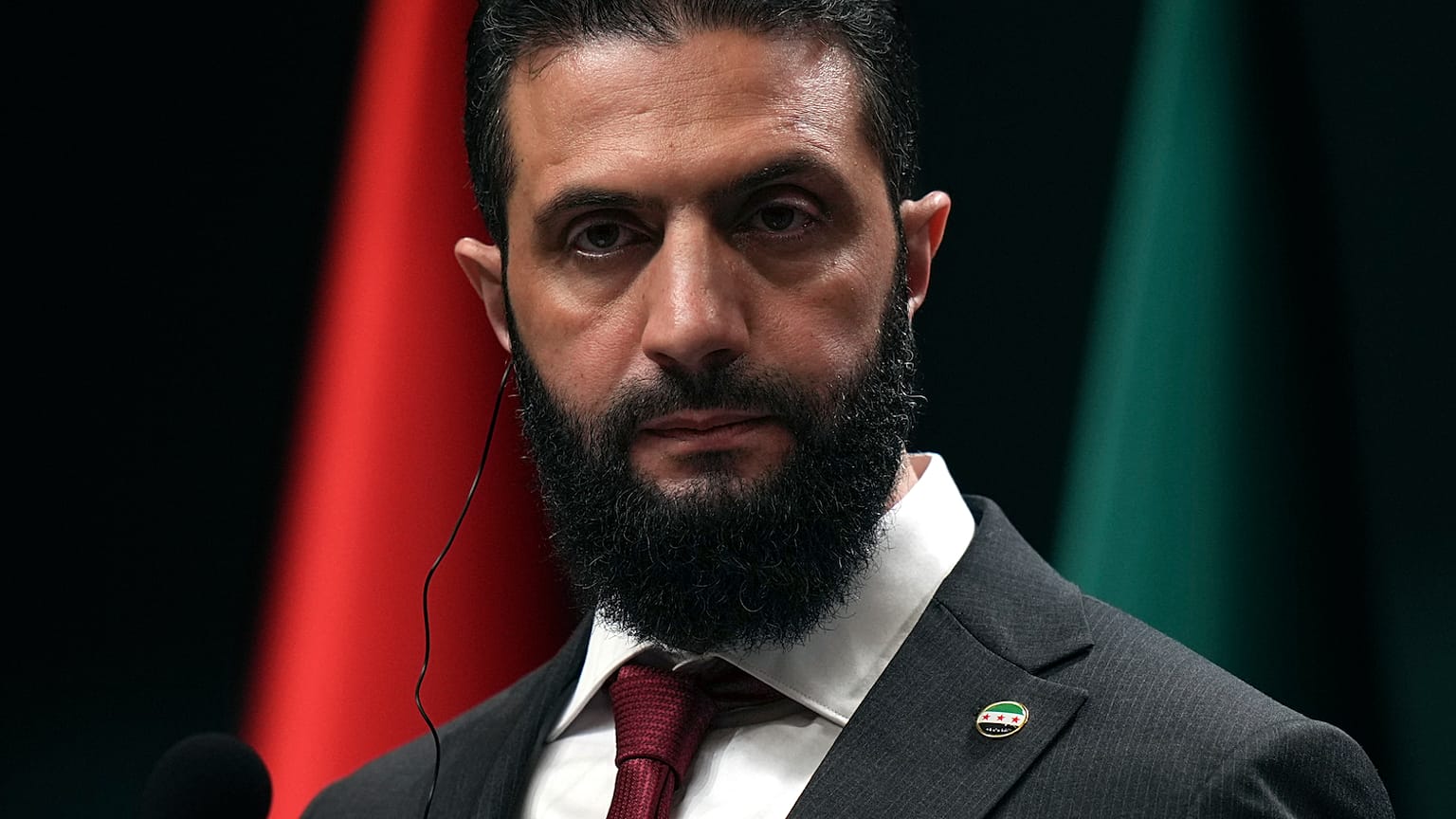 الرئيس السوري المؤقت أحمد الشرع خلال مؤتمر صحفي مشترك مع الرئيس التركي رجب طيب أردوغان عقب لقائهما في القصر الرئاسي في أنقرة، تركيا، الثلاثاء 4 فبراير 2025