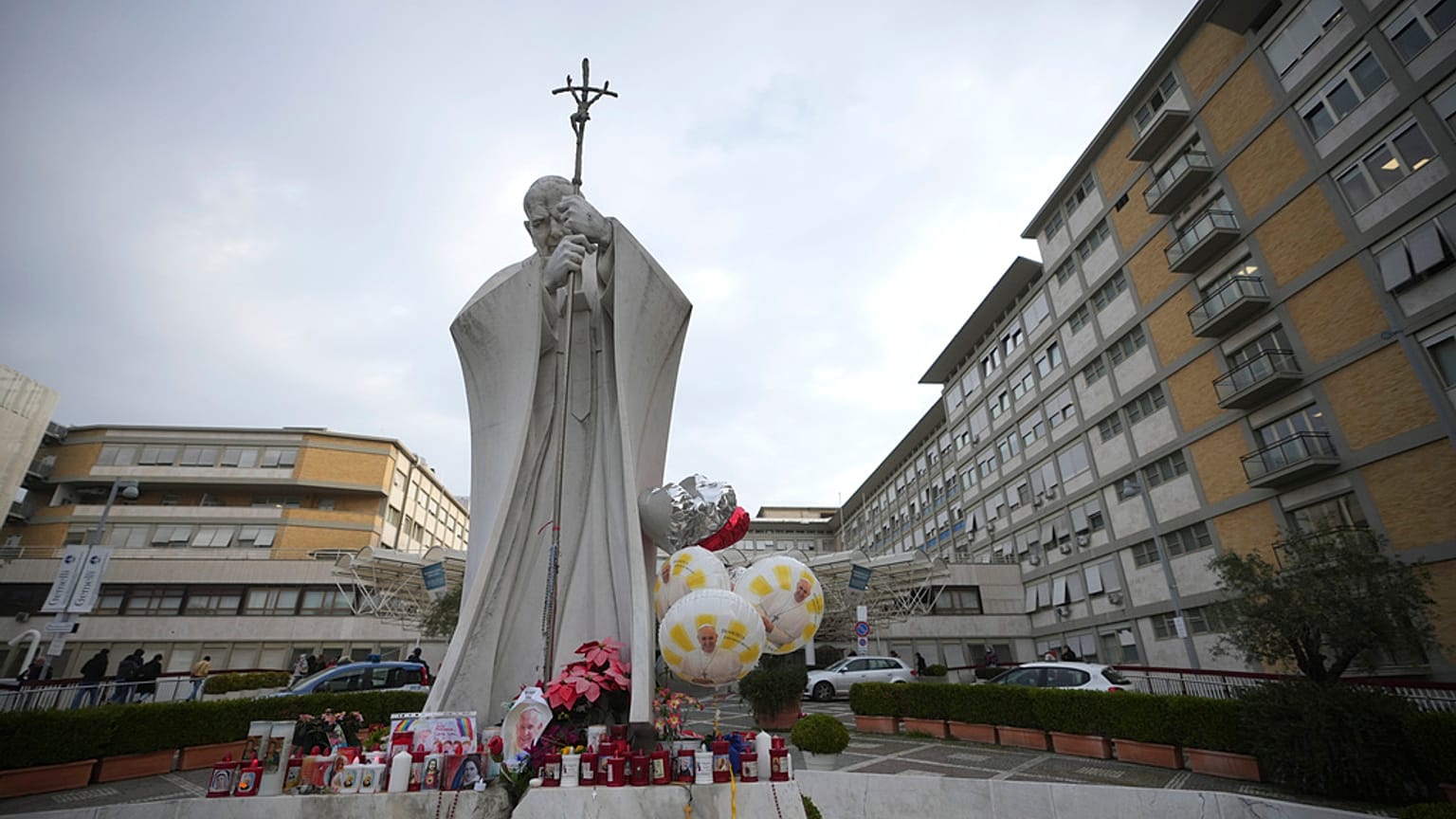 A római Agostino Gemelli Kórház, ahol a pápát ápolják