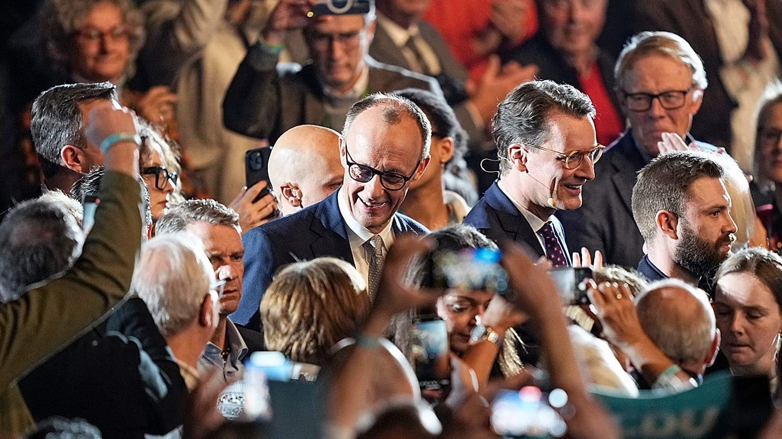 Ο υποψήφιος του CDU για την καγκελαρία Friedrich Merz πριν από τις εκλογές.