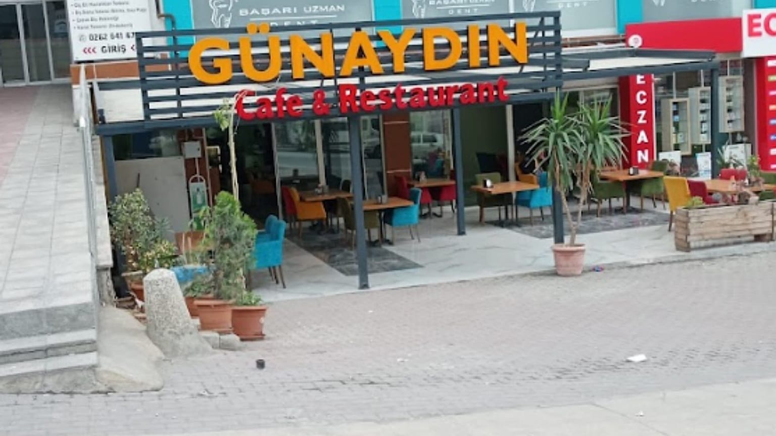 Saldırının meydana geldiği restoran