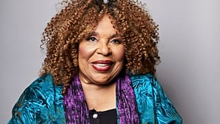 Roberta Flack 10 Ekim 2018 tarihinde New York'ta bir portre için poz veriyor.