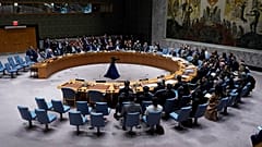 Der UN-Sicherheitsrat stimmt am Montag, 24. Februar 2025, im Hauptquartier der Vereinten Nationen ab. (AP Photo/Richard Drew)