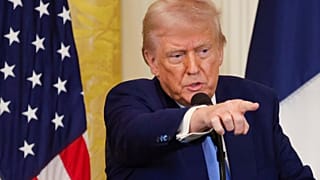 Başkan Trump gümrük vergisi açıklamasını Fransa Cumhurbaşkanı Macron ile Beyaz Saray'da bir araya geldiği gün yaptı