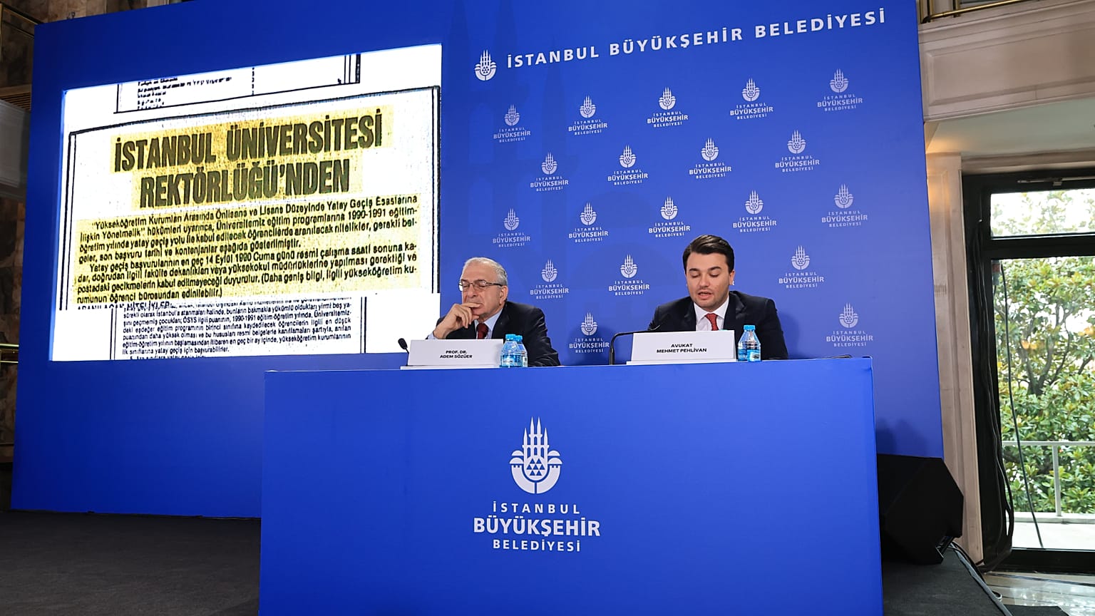İmamoğlu'nun diplomasında “usulsüzlük” iddialarına ilişkin hukukçu Prof. Dr. Adem Sözüer ve İmamoğlu’nun avukatı Mehmet Pehlivan basın toplantısı düzenledi.