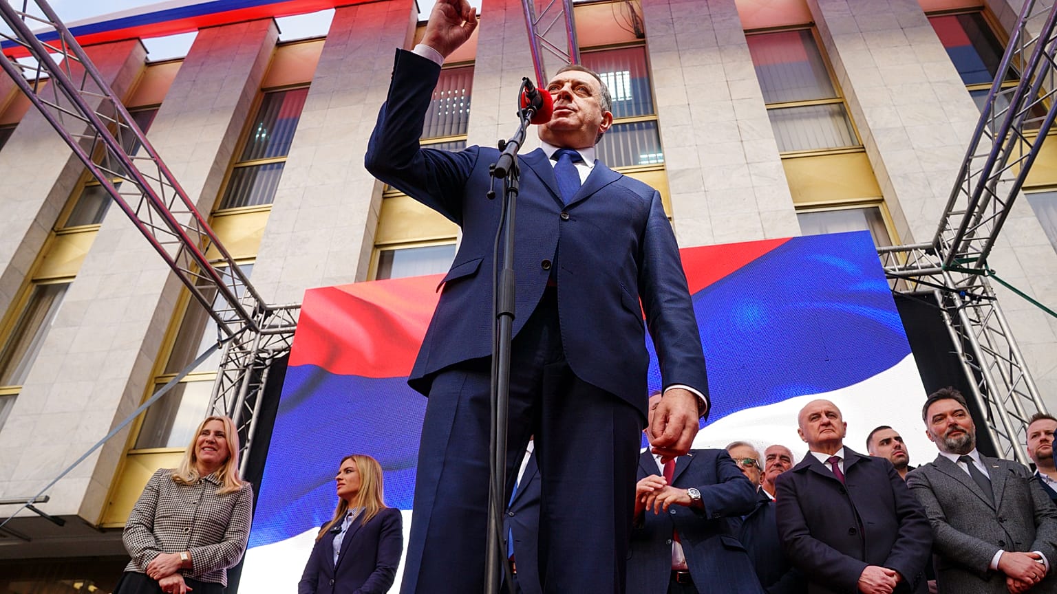Milorad Dodik az ítélet előestéjén február 24-én egy politikai gyűlésen Baja Lukában