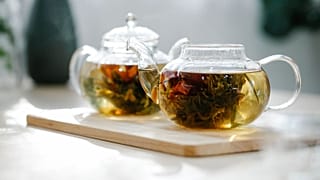 Secondo un nuovo studio, le foglie di tè agirebbero come un filtro per rimuovere dall'acqua metalli pesanti potenzialmente dannosi come il piombo.