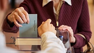 Europa, a pesar de las divisiones entre Este y Oeste, sigue siendo mayoritariamente democrática, incluso cuando la democracia mundial declina.