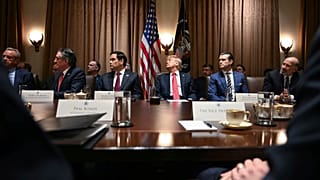 Президент Дональд Трамп проводит свое первое заседание кабинета министров в Белом доме в Вашингтоне, среда, 26 февраля 2025 года.
