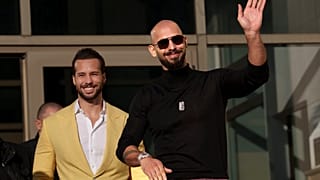 Andrew és Tristan Tate búcsút intett Romániának