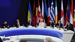 Rus işgalinin üçüncü yıldönümü münasebetiyle Kiev'de düzenlenen "Ukrayna'ya Destek" zirvesi, 24 Şubat 2025. (Gleb Garanich/Pool Photo via AP)