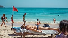 Las playas de Bali reciben multitud de visitantes todo el año