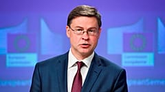 Le commissaire européen chargé de l'Économie, Valdis Dombrovskis, s'exprime lors d'une conférence de presse au siège de l'UE à Bruxelles, le mercredi 20 mai 2020.