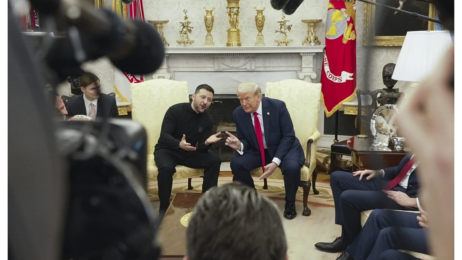 Trump y Zelensky durante la tensa reunión en la Casa Blanca.