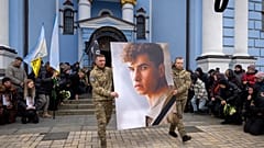Церемония прощания с 30-летним солдатом-добровольцем Владимиром Раковым, известным танцором и хореографом, погибшим в боях с армией РФ, Михайловский собор Киева, 2 марта 2025г