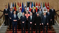 Владимир Зеленский и лидеры ведущих европейских стран на чрезвычайном саммите в Лондоне, 2 марта 2025 г.