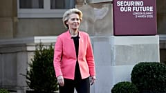 Ursula von der Leyen sprach nach ihrer Teilnahme am Ukraine-Gipfel in London mit den Medien.