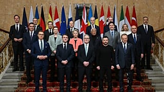 Family photo podczas szczytu na temat Ukrainy w Lancaster House w Londynie.