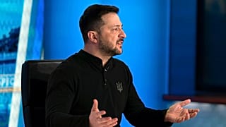 O Presidente da Ucrânia, Volodymyr Zelenskyy, fala durante uma entrevista com Bret Baier durante a gravação do programa "Special Report with Bret Baier" do FOX News Channel, em Washington, na sexta-feira.