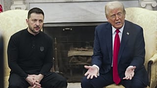 Başkan Donald Trump (sağda), Ukrayna Cumhurbaşkanı Volodimir Zelenskiy ile Beyaz Saray'daki Oval Ofis'te bir araya geliyor, 28 Şubat 2025