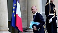 وزير الخارجية الفرنسي جان نويل بارو يصل إلى اجتماع غير رسمي لقادة الدول الرئيسية في الاتحاد الأوروبي والمملكة المتحدة في قصر الإليزيه في باريس، الاثنين 17 فبراير 2025. 