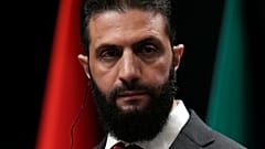 الرئيس السوري المؤقت أحمد الشرع، خلال مؤتمر صحفي مشترك مع الرئيس التركي رجب طيب أردوغان، عقب اجتماعهما في القصر الرئاسي في أنقرة، تركيا، الثلاثاء 4 فبراير/شباط 2025.