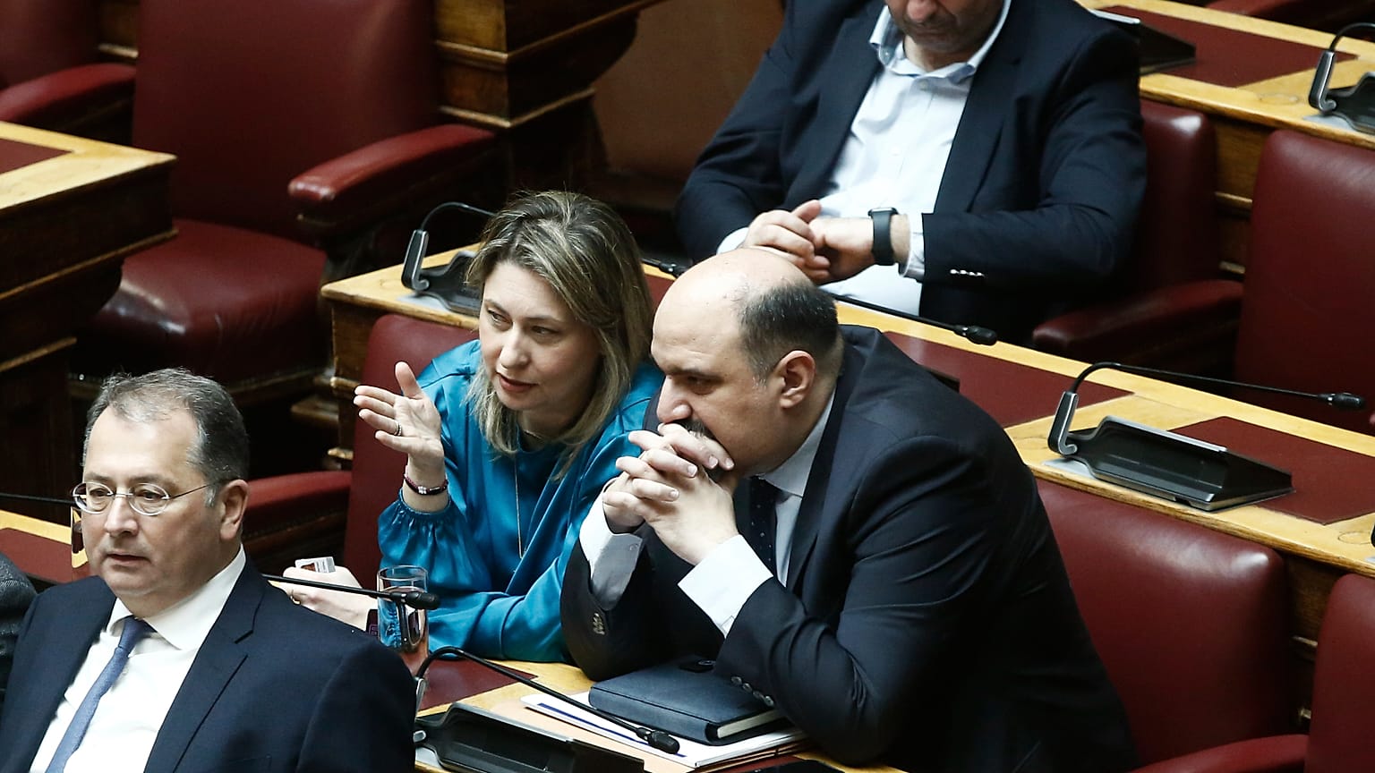 Ο πρώην υφυπουργός παρά τω Πρωθυπουργώ Χρήστος Τριαντόπουλος (Κ), παρευρίσκεται στην συζήτηση και λήψη απόφασης για τη σύσταση Ειδικής Κοινοβουλευτικής Επιτροπής στην Βουλή