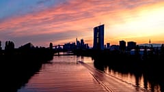 Almanya'nın Frankfurt kentindeki Avrupa Merkez Bankası'nın arkasında güneş batıyor. 20 Mayıs, 2024.