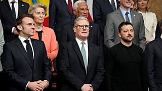El presidente francés, Emmanuel Macron, el primer ministro británico, Keir Starmer, y el presidente ucraniano, Volodímir Zelenski, en una cumbre en Londres.