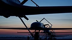 مسيرات بعيدة المدى من طراز An-196 Liutyi التابعة لمخابرات الدفاع الأوكرانية قبل الإقلاع في مكان غير معلوم، أوكرانيا، 28 فبراير 2025.