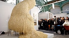 A párizsi FIAC hasonlóan fontos esemény a kortárs művészettel foglalkozók körében.