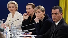 Ursula von der Leyen, Mette Frederiksen, Kristrun Frostadottir y Pedro Sánchez durante la conferencia de prensa tras la cumbre "Apoyo a Ucrania".