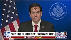 Marco Rubio amerikai külügyminiszter, kereszttel a homlokán