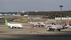  Αεροπλάνα της JetStar Airways απεικονίζονται στο διεθνές αεροδρόμιο Narita της Ιαπωνίας, στις 19 Νοεμβρίου 2020.