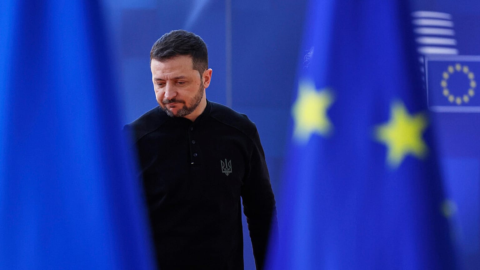 Der ukrainische Präsident Volodymyr Zelenskyy trifft am Donnerstag, den 6. März 2025, zu einem EU-Gipfel im Gebäude des Europäischen Rates in Brüssel ein.
