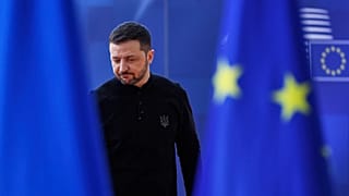 Der ukrainische Präsident Volodymyr Zelenskyy trifft am Donnerstag, den 6. März 2025, zu einem EU-Gipfel im Gebäude des Europäischen Rates in Brüssel ein.